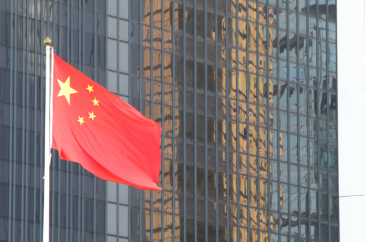 Les Directives chinoises du 8 novembre 2024 relatives à la concurrence en matière de brevets essentiels aux normes : un cadre juridique renforcé pour un secteur stratégique